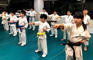 少年部の基本稽古